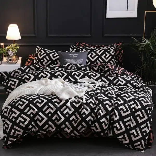 Luxury Black Bedding Set Queen King SIngle Full Size Polyester Bed Linen Duvet Cover Set Modern Bird Plaid Anime With Pillowcase