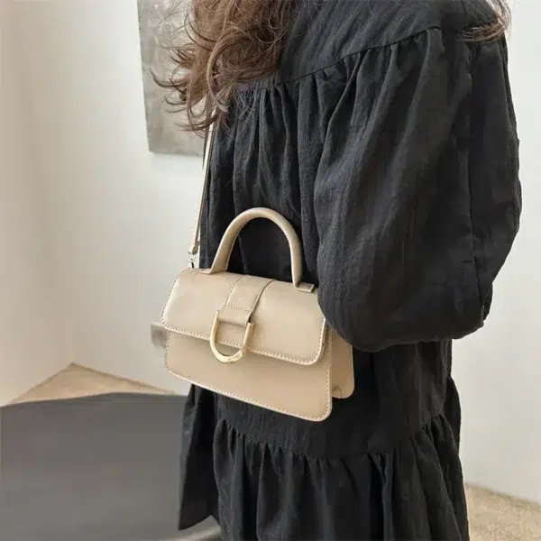 Popular bags for women 2024 new style trendy textured handbags commuter shoulder bags simple crossbody small square bags - Image 3