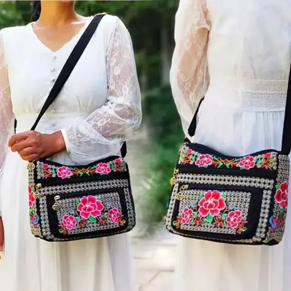 Yunnan Ethnic Style Bag Embroidered Women's Shoulder Bag Fully Embroidered Crossbody Bags for Women Ladies Hand Bags