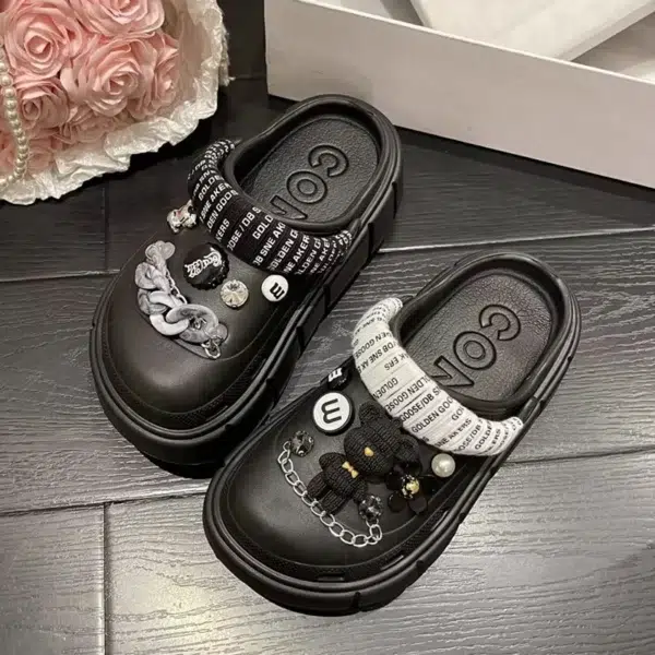 Fashion Charms Clogs New Arrival Thick Sole Outdoor Women Slippers High Quality Summer Beach Sandals For Girls - Image 2