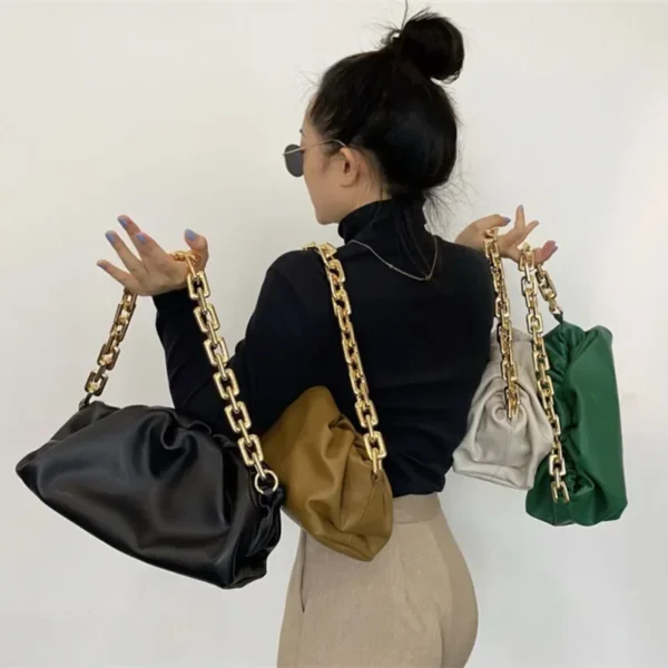 2023 New Handheld Shoulder Bag with Thick Chain and Wrinkled Cloud Pattern Crossbody Bags for Women Luxury Designer Handbag