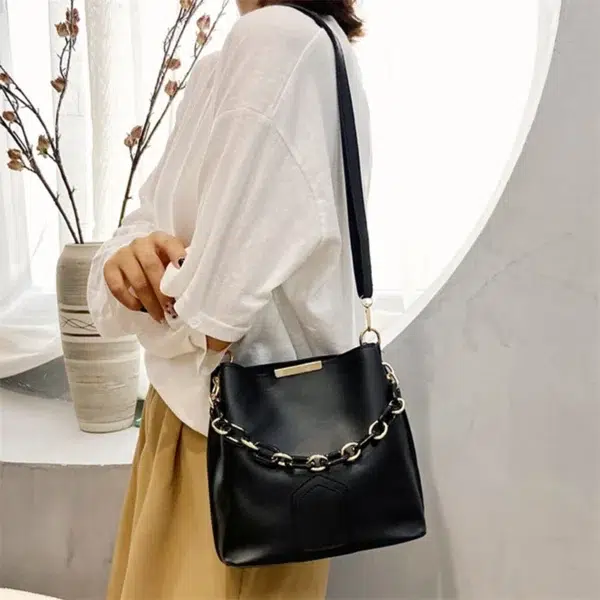 Korean Chain Women Leather Shoulder Bag Casual Women Handbags Crossbody Bag Bucket Bags For Women Designer Messenger Bags Sac - Image 3