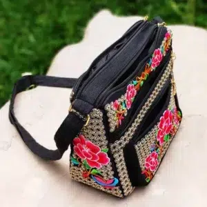 Yunnan Ethnic Style Bag Embroidered Women's Shoulder Bag Fully Embroidered Crossbody Bags for Women Ladies Hand Bags