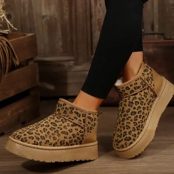 Leopard Print Thick Plush Snow Boots Women Winter New Comfort Warm Cotton Shoes Woman Fashion Thick Sole Platform Ankle Boots